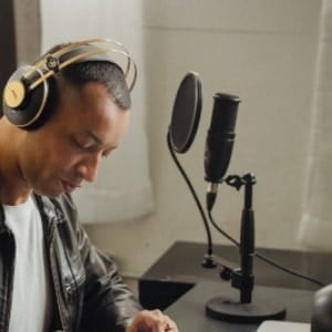 AKG P220 Large Diaphragm Condenser Microphone 5 AKG 220 STUDIO