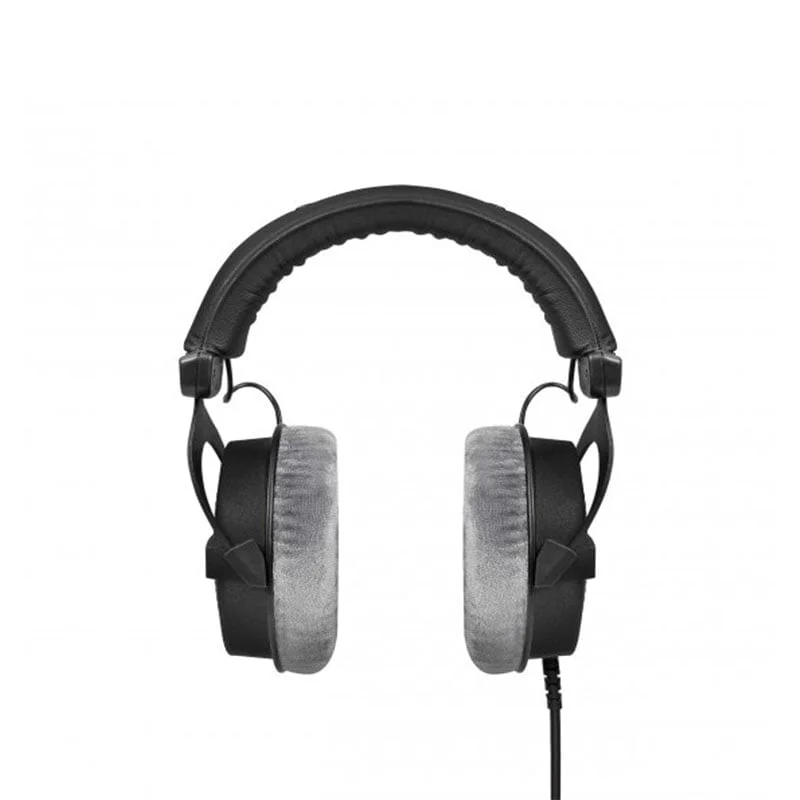 Beyerdynamic DT 990 PRO_angle1